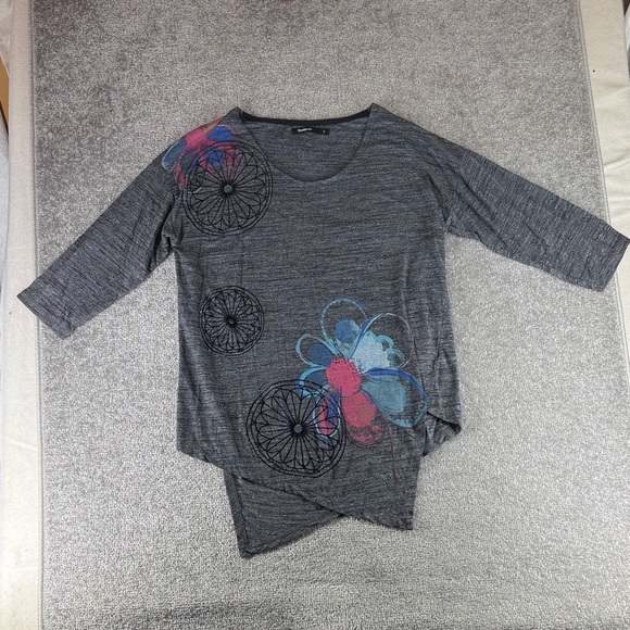 Desigual Tops - Desigual Gray Floral 1/2 Long Sleeve Top Blouse Shirt Womens S Asymmetrical Boho
